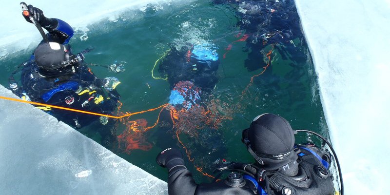 buceo bajo hielo españa